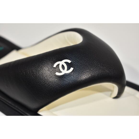 Chanel 22P Black White Lambskin Padded Pool Thong Logo Mule Slide Flat Sandal 42 - Picture 5 of 12